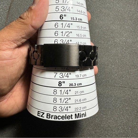 Mens quartz fashion watch round gun metal/black working with new battery - Picture 9 of 9